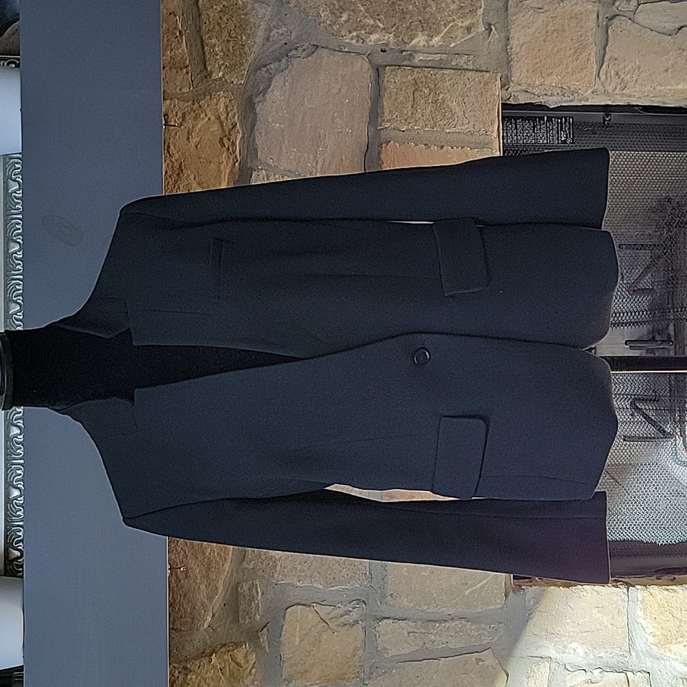 Ann Taylor LOFT Modern black notched lapel blazer, size 10 petite